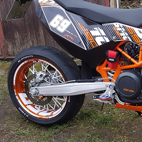 KTM Motorraddekor mit Custom Felgenaufklebern